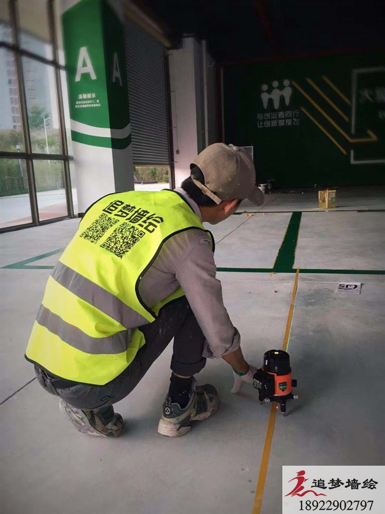 松山湖瑞鷹國際停車場